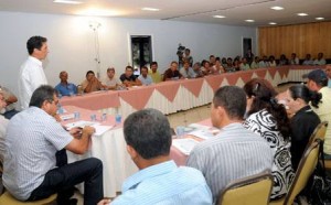 Produtores rurais em reunião