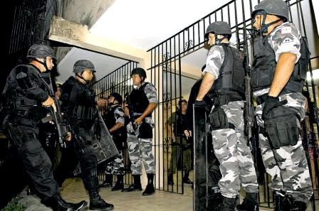 084442policia_imperio