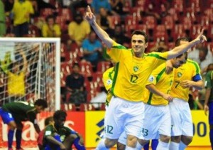 Falco-o-craque-da-seleo-que-vir-a-Marab_thumb