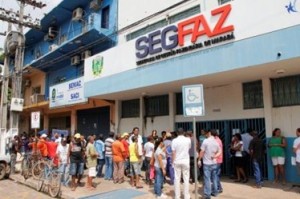 Servidores-interditam-secretarias-municipal-em-Marab_thumb