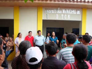 Rúbia durante pronunciamento para população