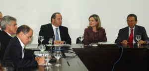 O vice-governador e secretário especial de Gestão, Helenilson Pontes, e a ministra da Casa Civil, Gleise Hoffmann: diálogo sobre a exploração mineral no Pará