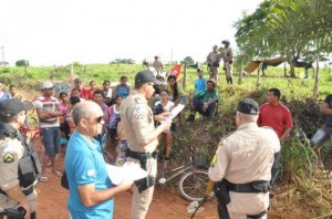 Momento da leitura da decisão judicial na presença dos membros do MNLM