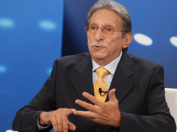 almir_gabriel_em_debate_na_tv_liberal_paula_sampaio_2006