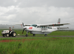Momento em que o avião era rebocado