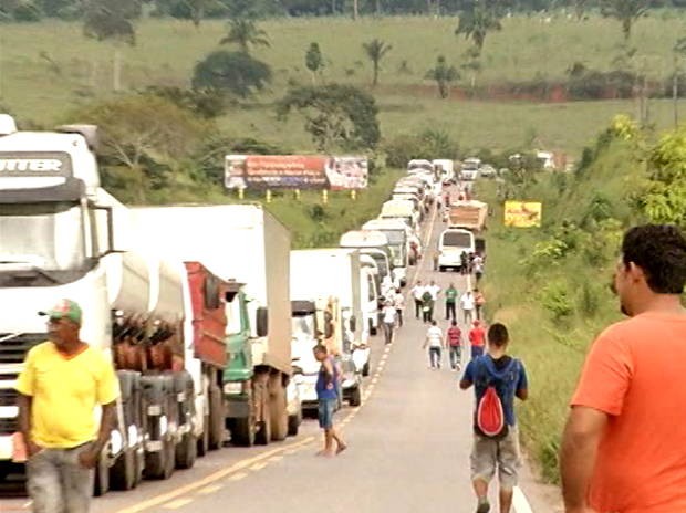 Br-155 foi interdida em memória das vítimas do massacre de Eldorado dos Carajás, em 1996. (Foto: Reprodução/TV Liberal)