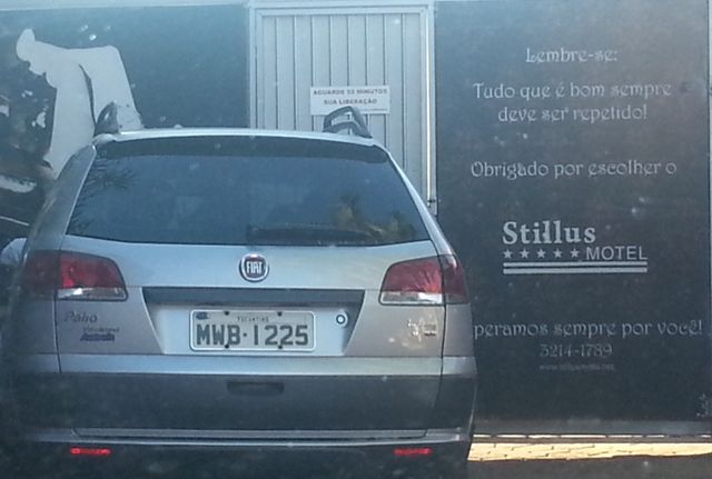 Momento em que o veículo estava no motel