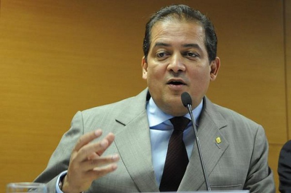 20130320120308_eduardo_gomes