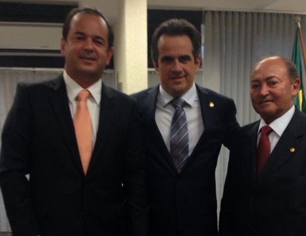 PIRES, NOGUEIRA E BOTELHO - PP