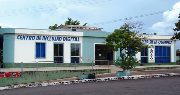 Centro de Inclusão Digital, local onde o estudante pode participar da consulta