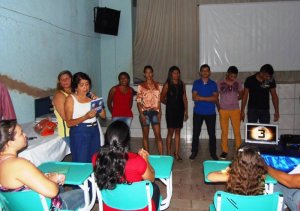 Orientadora Rosiana Lima e alunos do programa