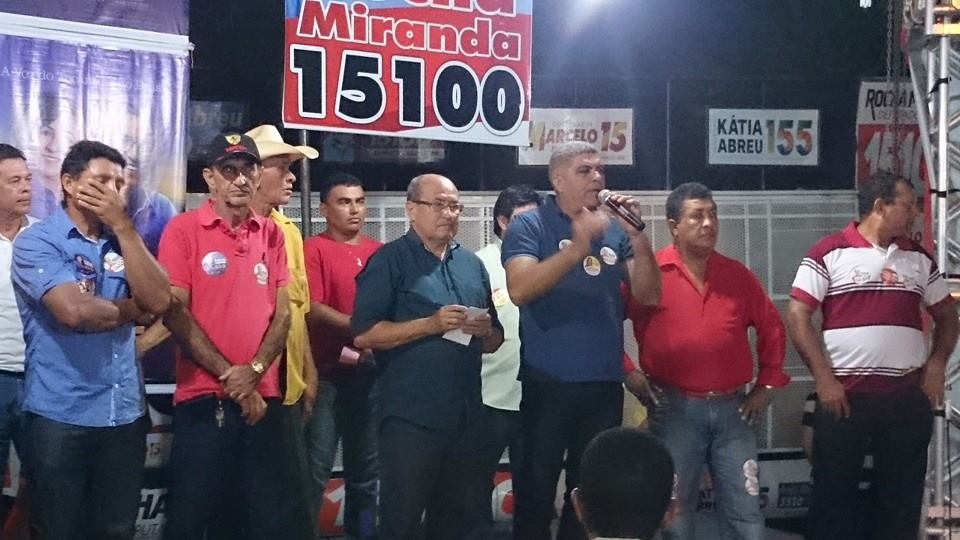 Comício em Carrasco Bonito