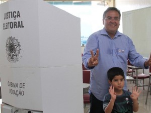 vale_robertorocha_eleitores_votam_cedo_para_aproveitar_o_resto