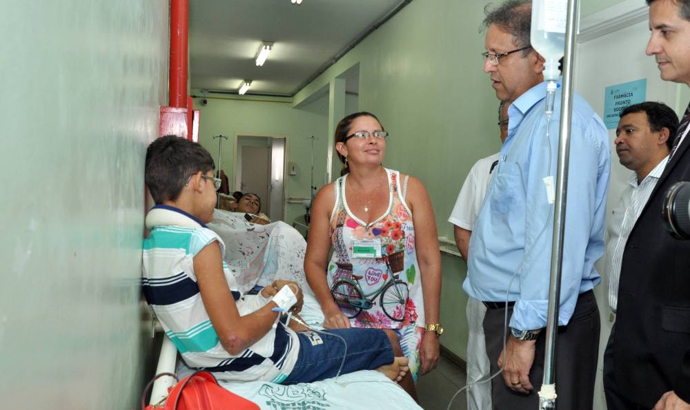 Ao conversar com paciente internados, governador reafirmou seu compromisso com a Saúde