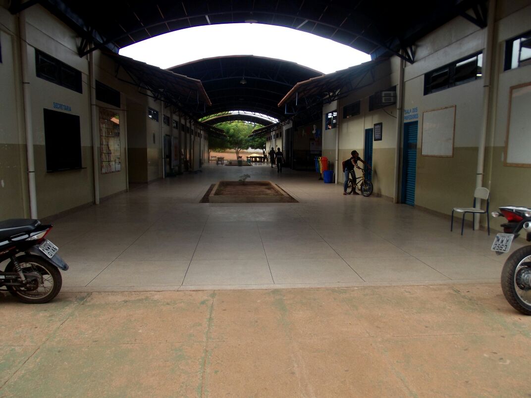 Pátio da escola Aldinar hoje pela manhã