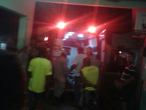 Ambulância chegando com Fábio no hospital