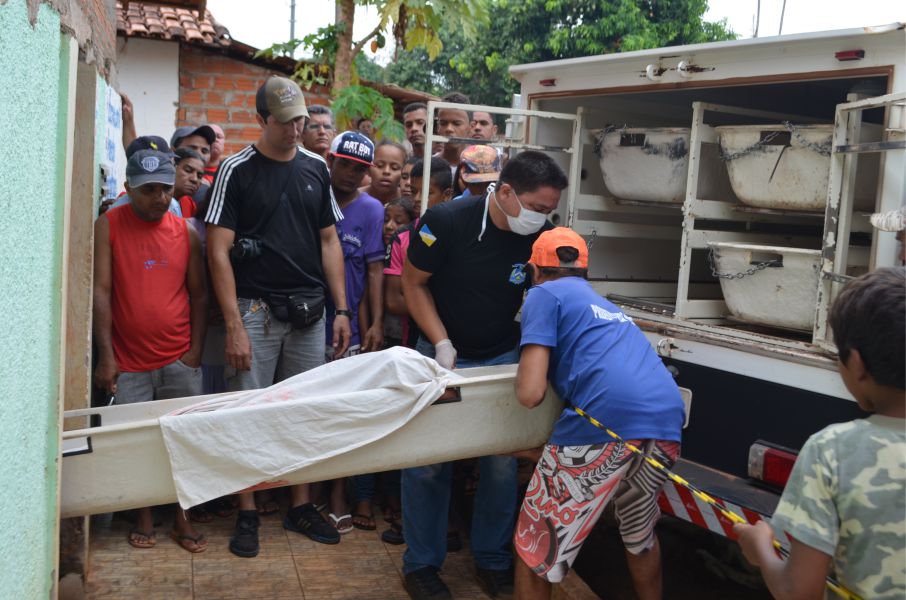 retirada_corpo_Helena_