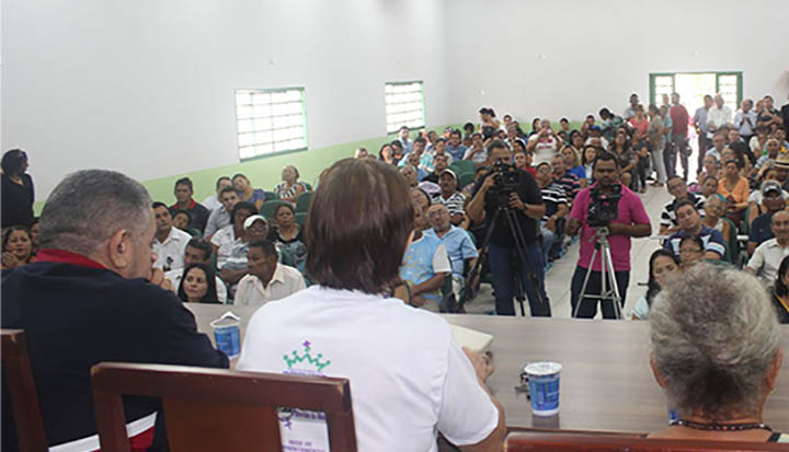 1448801087-377814815