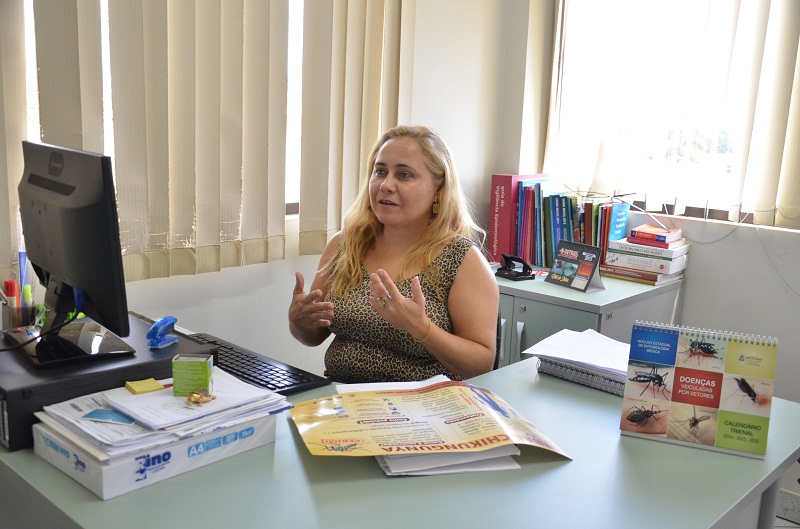 Christiane Bueno explica que a dengue e chikungunya são doenças virais e seus ciclos de transmissão são muito semelhantes