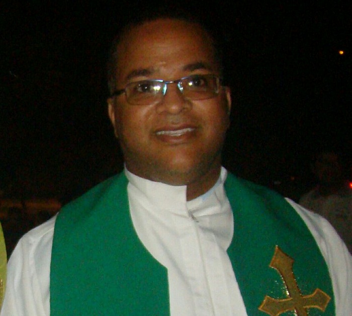 Padre Orlando Alessandro