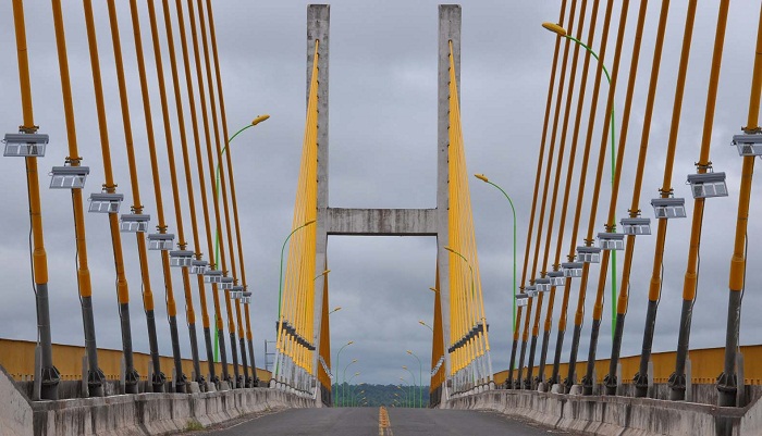 1459887704-539432363