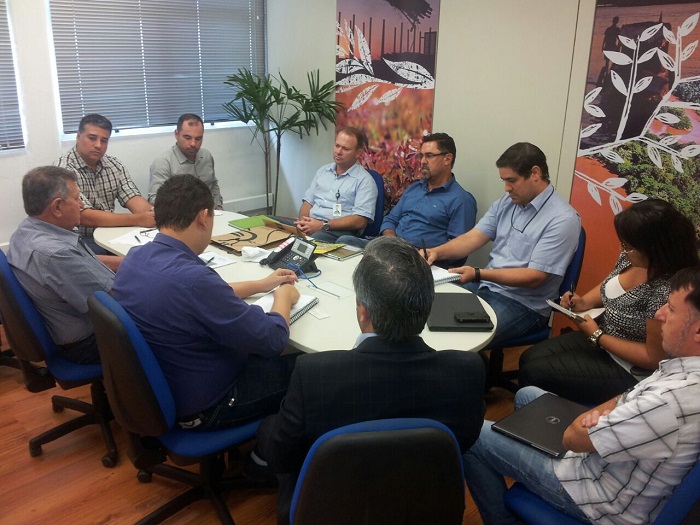 Reuniao na Suzano _ Arquivo Seagro