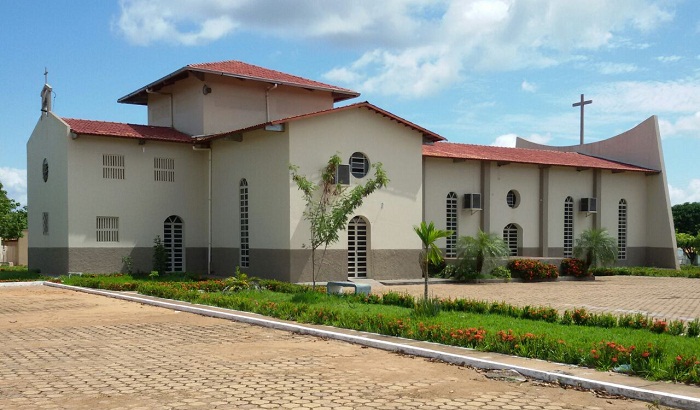 igreja católica araguatins