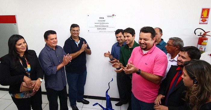 Flavio-Dino-em-Barra-do-Corda-inaugura-Viva-e-Mais-Asfalto-foto-Gilson-Teixeira-10-1024x538