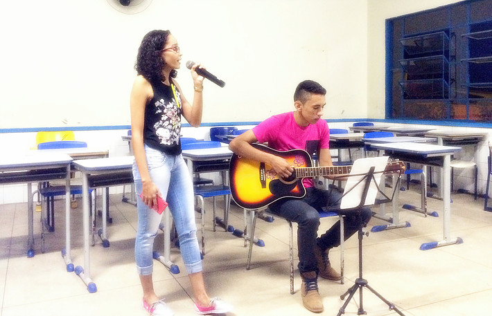 Alana Lima, em ensaio preparatório para o Oscar de música