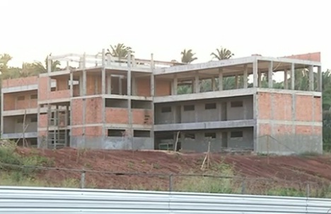 Novo campus com obras paradas