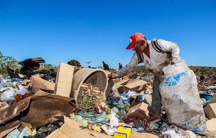 O Projeto visa promover o desenvolvimento sustentável, social e econômico de famílias de catadores no Estado do Tocantins