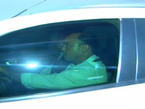 Ex-governador Sandoval chega para depoimento na PF